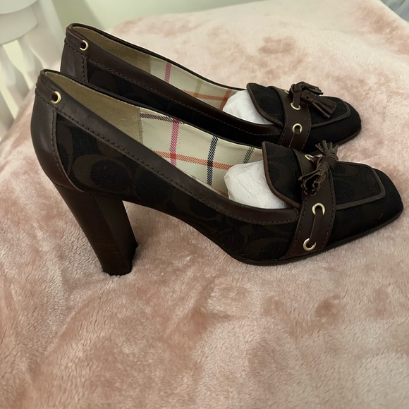 2000s Coach Heels - Picture 2 of 8